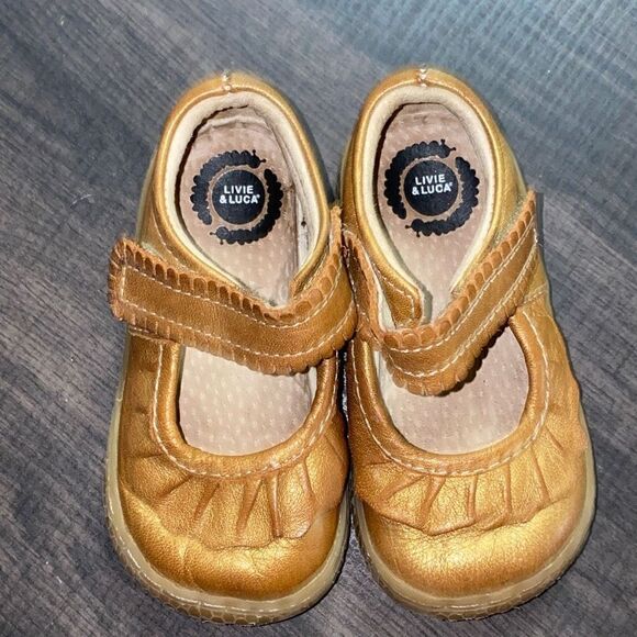 LIVIE & LUCA gold slip on Mary Jane shoes size 5 toddler girl - Picture 2 of 6